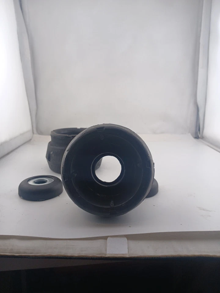 KYB para Audi TT 2000-2006 soportes de puntal delanteros Foto 2 de 4