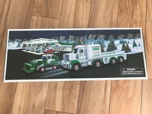 2013 hess toy truck and tractor