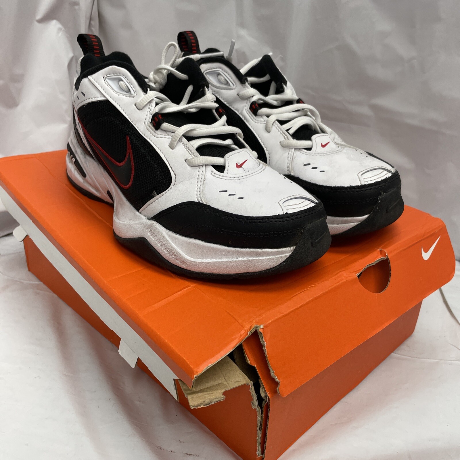 Size 8.5 - Nike Air Monarch IV White 