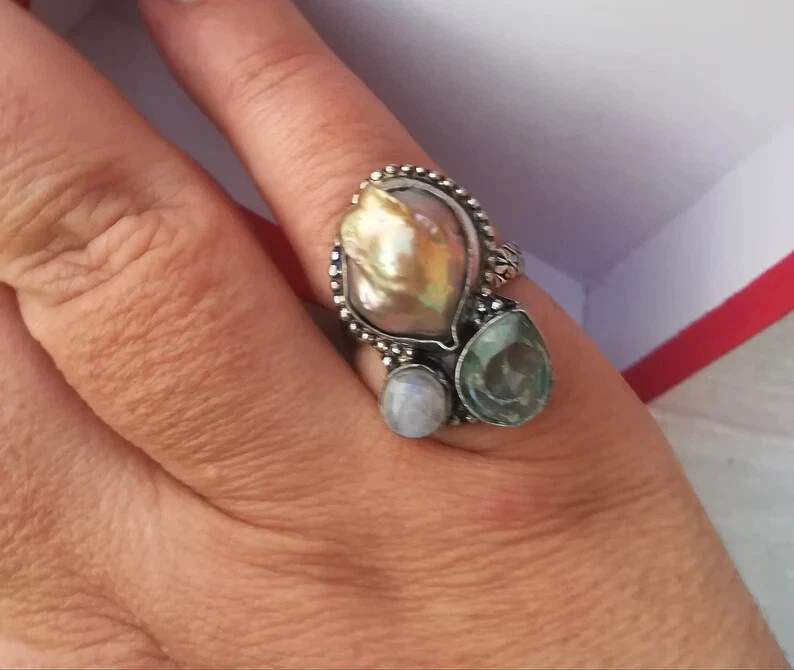 ANELLO TOPAZIO AZZURRO, PIETRA DI LUNA E PERLA BIWA NATURALE IN ARGENTO 925 - Immagine 2 di 4
