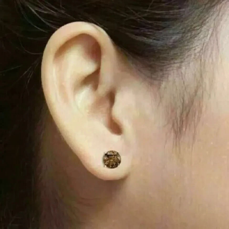 Aretes para mujer de diamantes de chocolate creados en laboratorio de 2 quilates con acabado de oro blanco de 14 k Foto 3 de 3