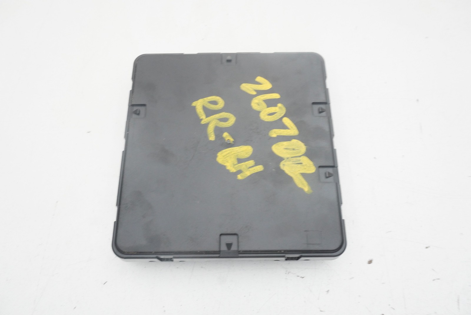 Bentley Bentayga Rear Comfort control module P/N 8W0907064BD