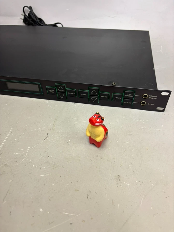 Yamaha SPX90II Digital Multi Effects Processor Rackmount Reverb Delay from Japan - Image 2 of 4