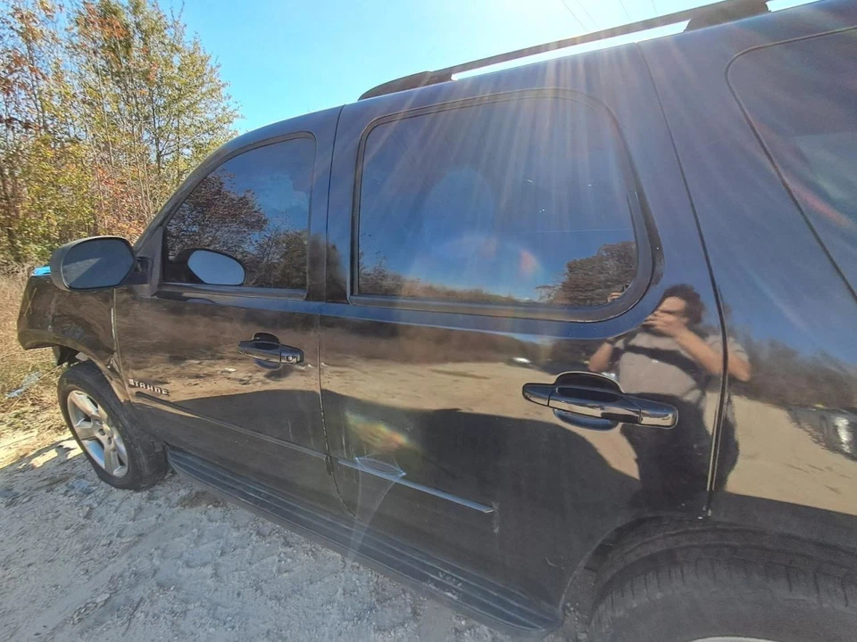 Puerta trasera izquierda del conductor compatible con 07-14 TAHOE 2757924 Foto 3 de 3