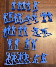 Vintage 1967 Marx Toy Soldiers Blue Louis Marx  Co. USA Lot of 30 Toy Soldiers