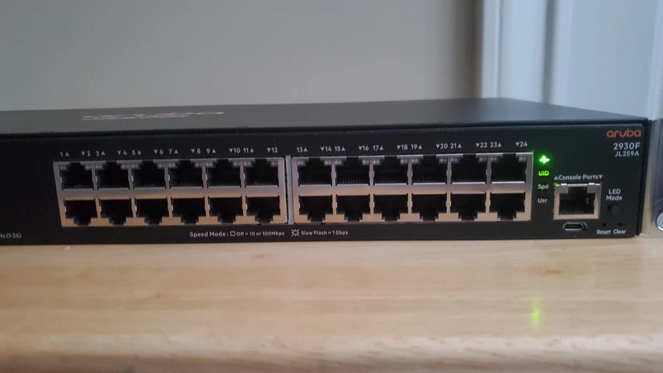 Aruba 2930F 24G 4SFP Switch JL259A - Image 2 of 4
