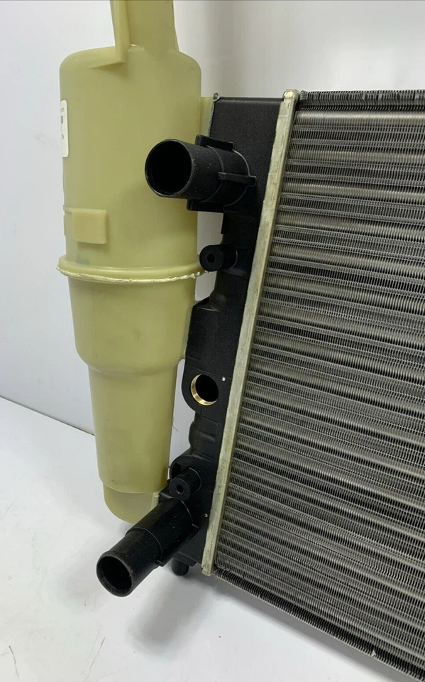 2114090 BEHR HELLA RADIATORE MOTORE FIAT PUNTO 176 LANCIA Y OEM 46527489 GENUINE Foto 2 de 4