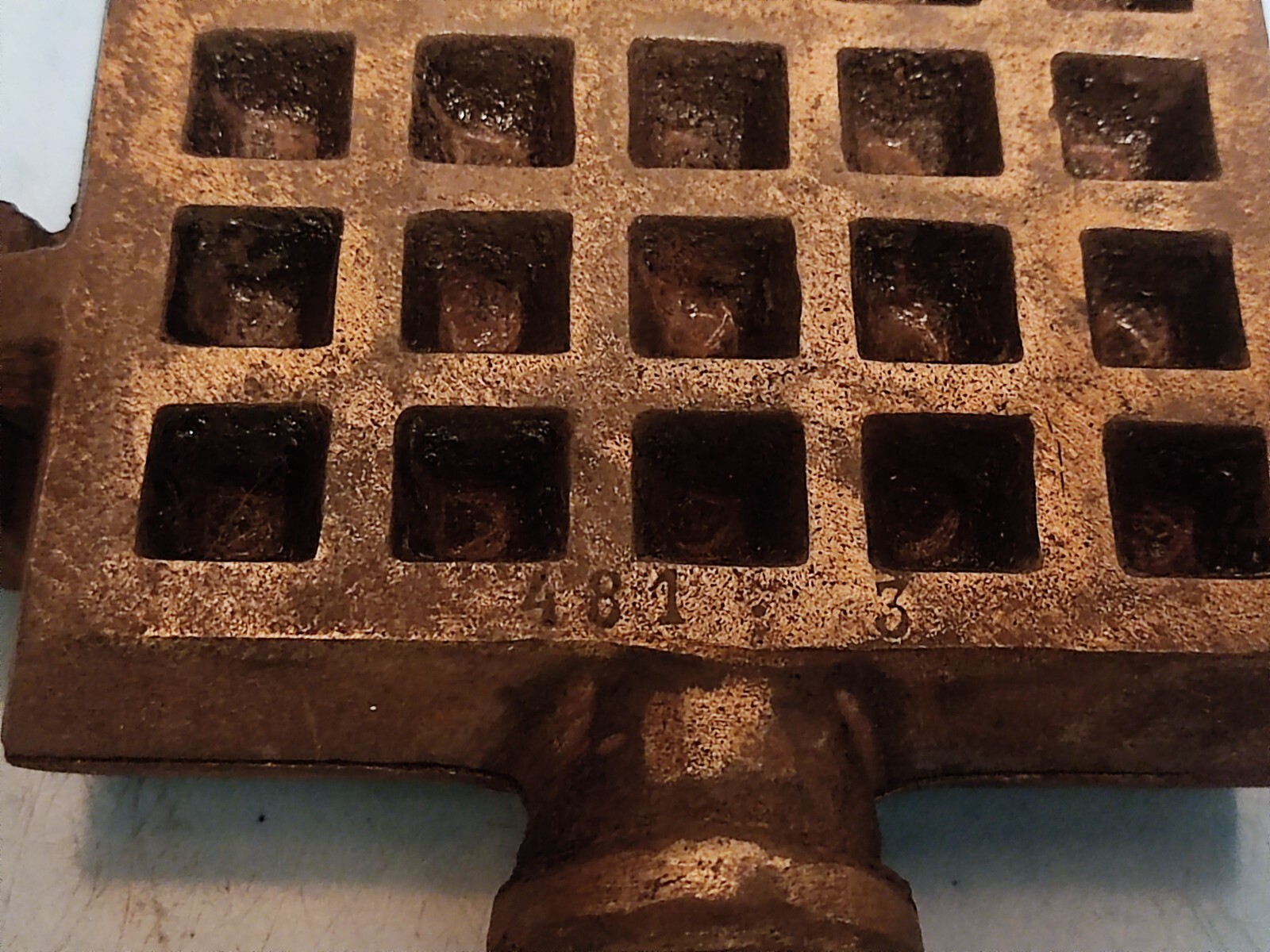 Lot Of 2 DC Antique Cast Iron Belgian Waffle Maker Long Handle+UMAFO