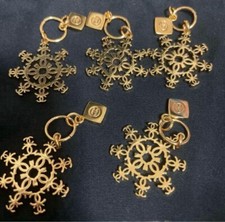 CHANEL Charm Holiday Limited Edition Novelty 2024 Snowflake set of 5 gold color