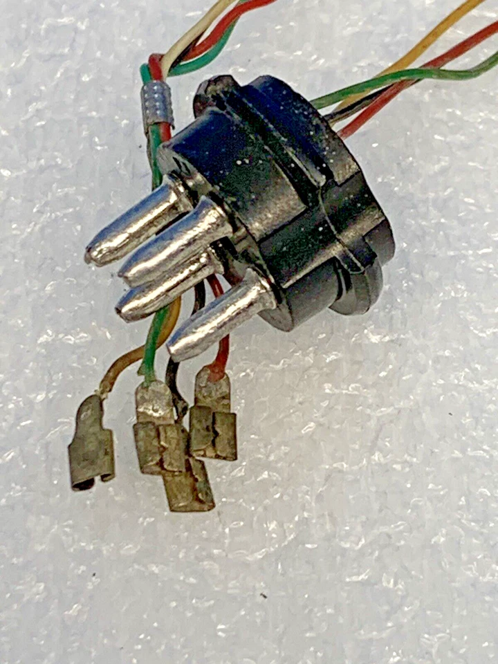 WURLITZER 45 RPM JUKEBOX 3300 TONE ARM WIRE AND PLUG ASSEMBLY - Image 2 of 4