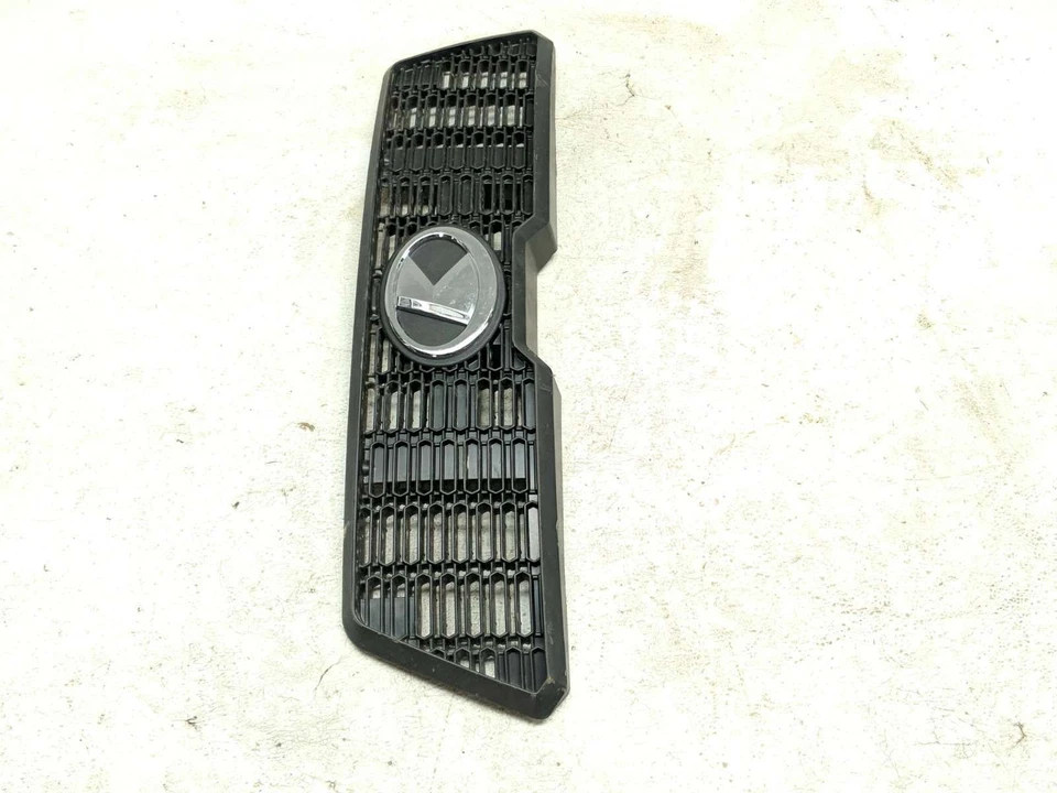 Parrilla de parachoques superior delantera Kubota RTV X900 14-21 Foto 2 de 4