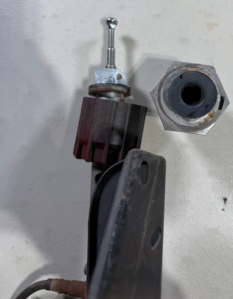 Chevy Corvette C4 1986 antena de alimentación OEM 22143461 probado Foto 4 de 4