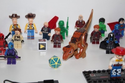 BLOCK WORLD Sammle sie alle Serien MINIFIGURENSTÄNDER & Mini Figuren
