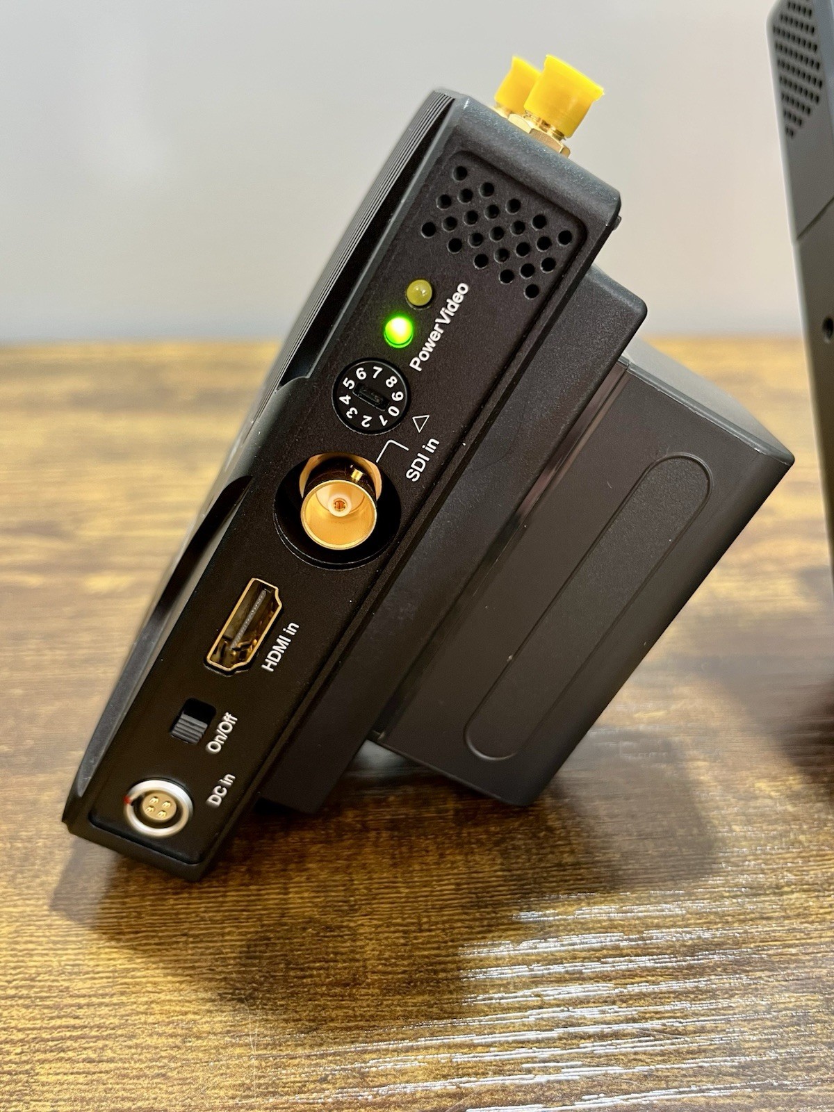 Ikan Blitz Pro Wireless Uncompressed Zero Delay 3G-SDI/HDMI Video System