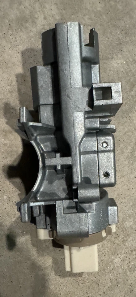 Conjunto de bloqueo de columna de dirección Mazda GK2C-66-150 - transmisión manual Mazda 6 2003-2005 Foto 3 de 4