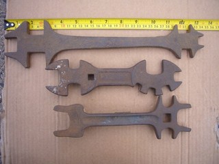 vintage farm tractor wrench early tool lot Liquid and unbranded