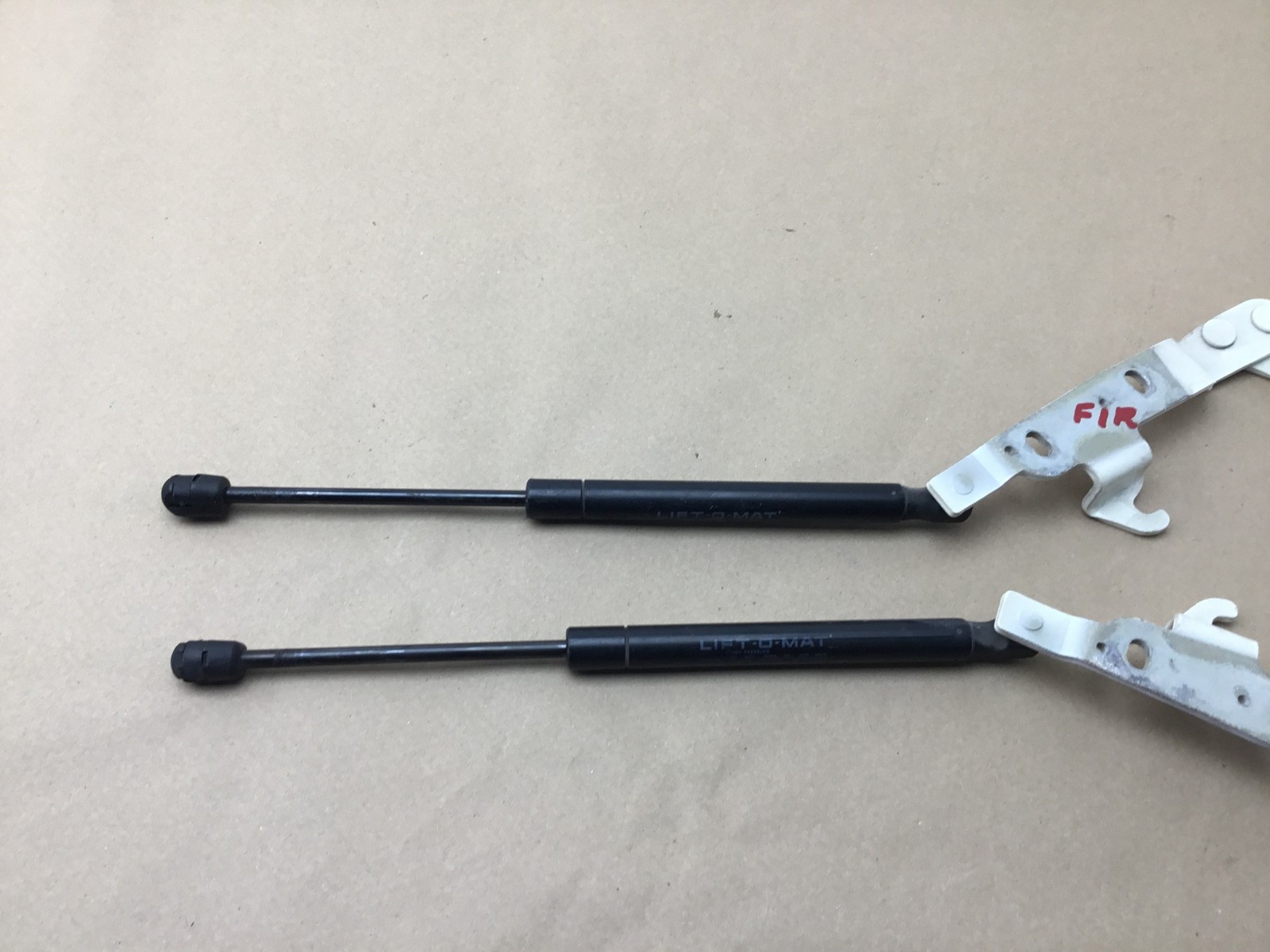 Maserati Granturismo S 2010 Front Left Right Hood Lift Hinges Strut Set 08-12 :O