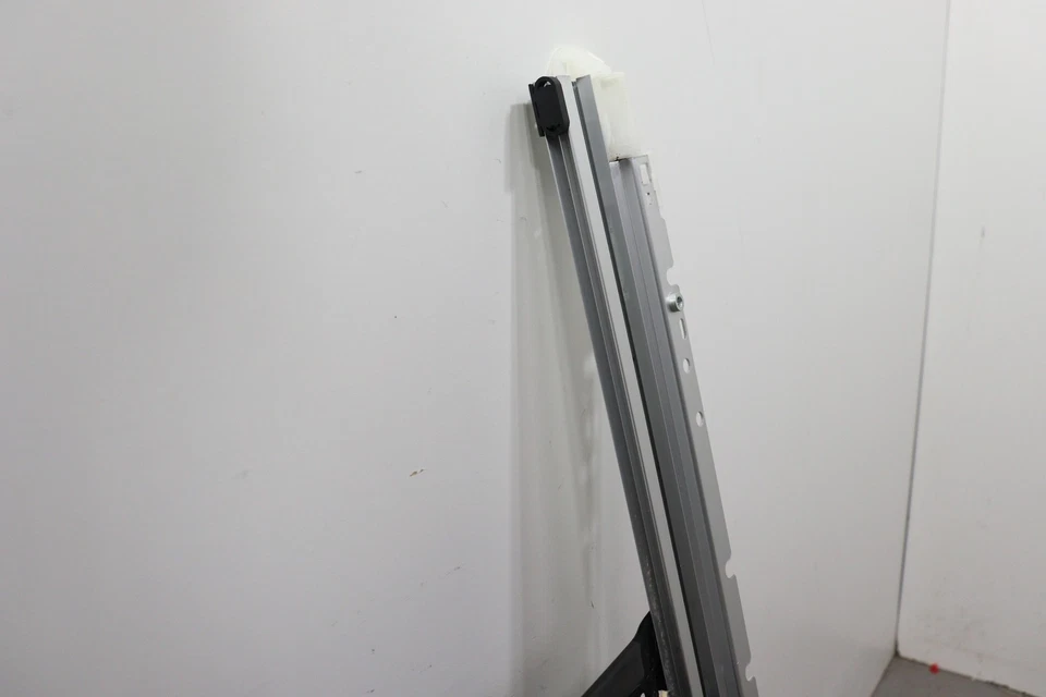 2017 - 2020 NISSAN ARMADA SUN ROOF SUNROOF MOONROOF FRAME W/ GLASS OEM - Image 3 of 4