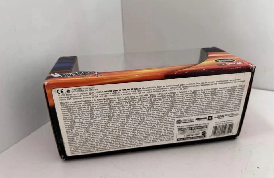 2 Hot Wheels Racing 1:24 Die Cast NASCAR 2002 Chevy Marines Race Car Diecast #25 Foto 4 de 4