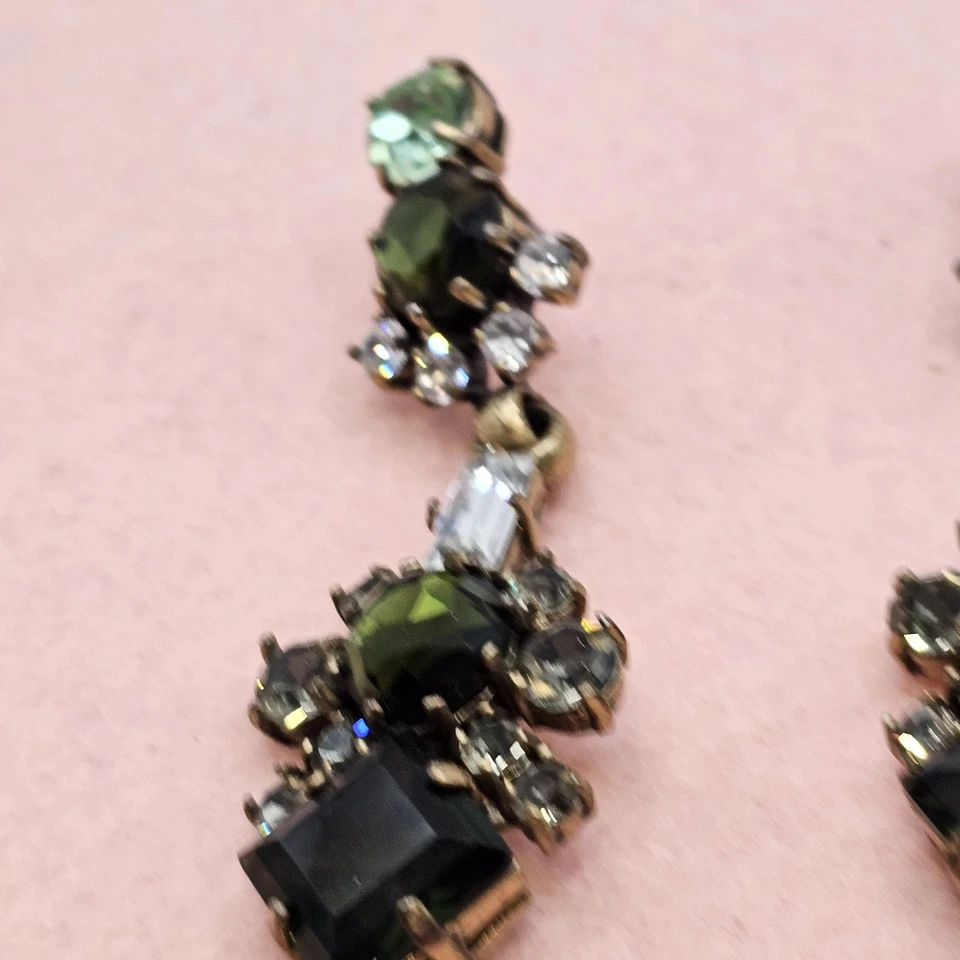 Pendientes colgantes de cristal J Crew verde transparente estrás estilo vintage Foto 3 de 4