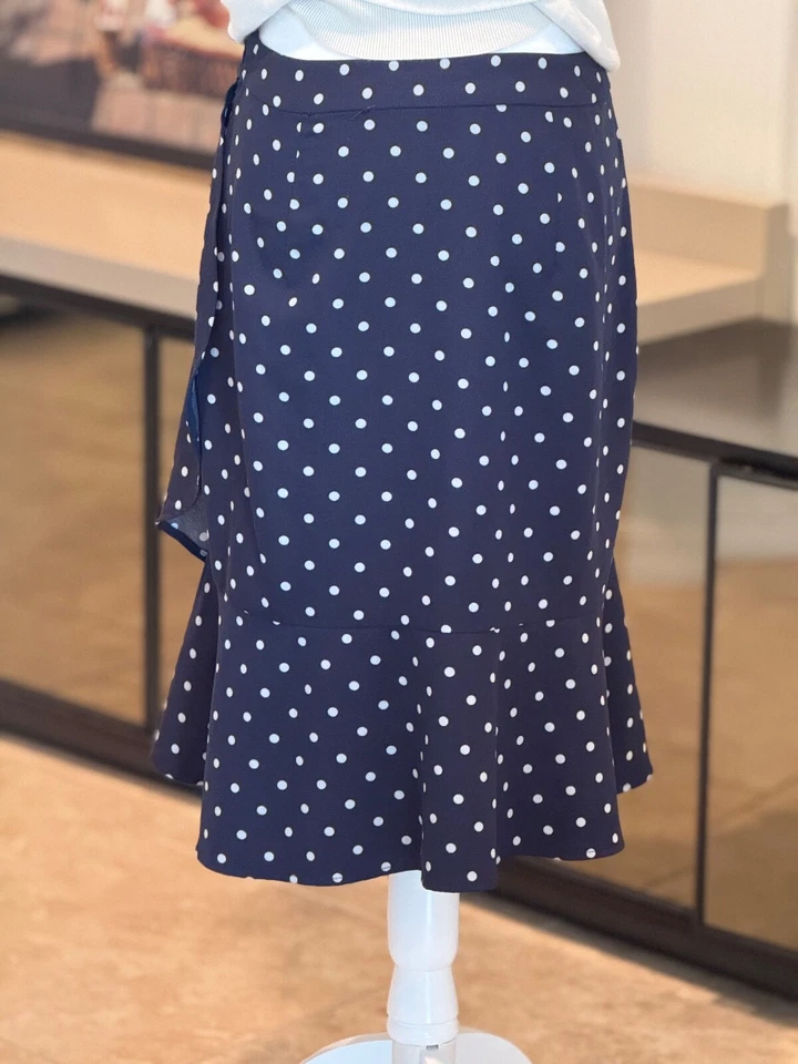 Falda midi Banana Republic azul marino con detalle envolvente de volantes lunares, talla 4 Foto 2 de 4
