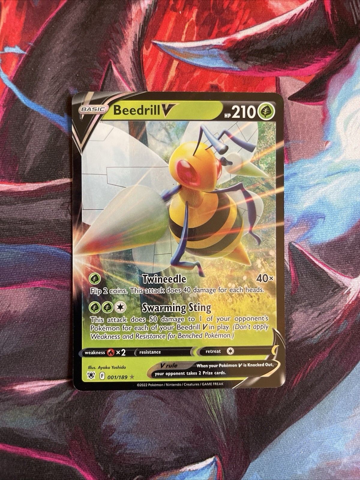 Beedrill V - 001/189 - Pokemon Swsh10: Astral Radiance NM