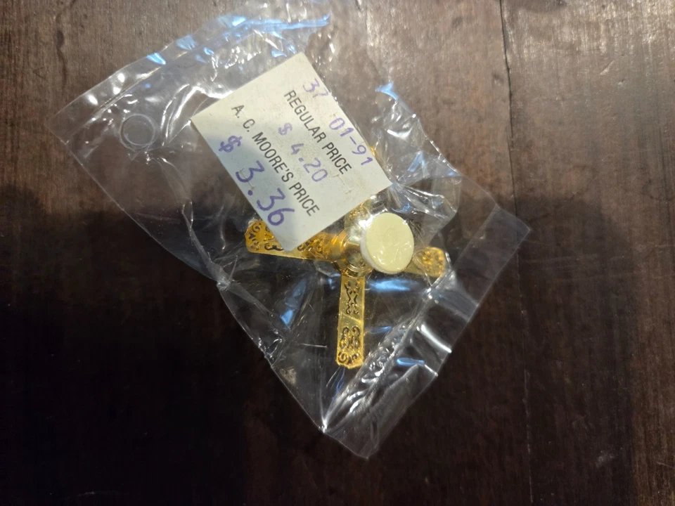 Dollhouse Miniature Ceiling Fan, Brasstone Metal and Crystal Glass, 1:12 Scale - Image 2 of 2