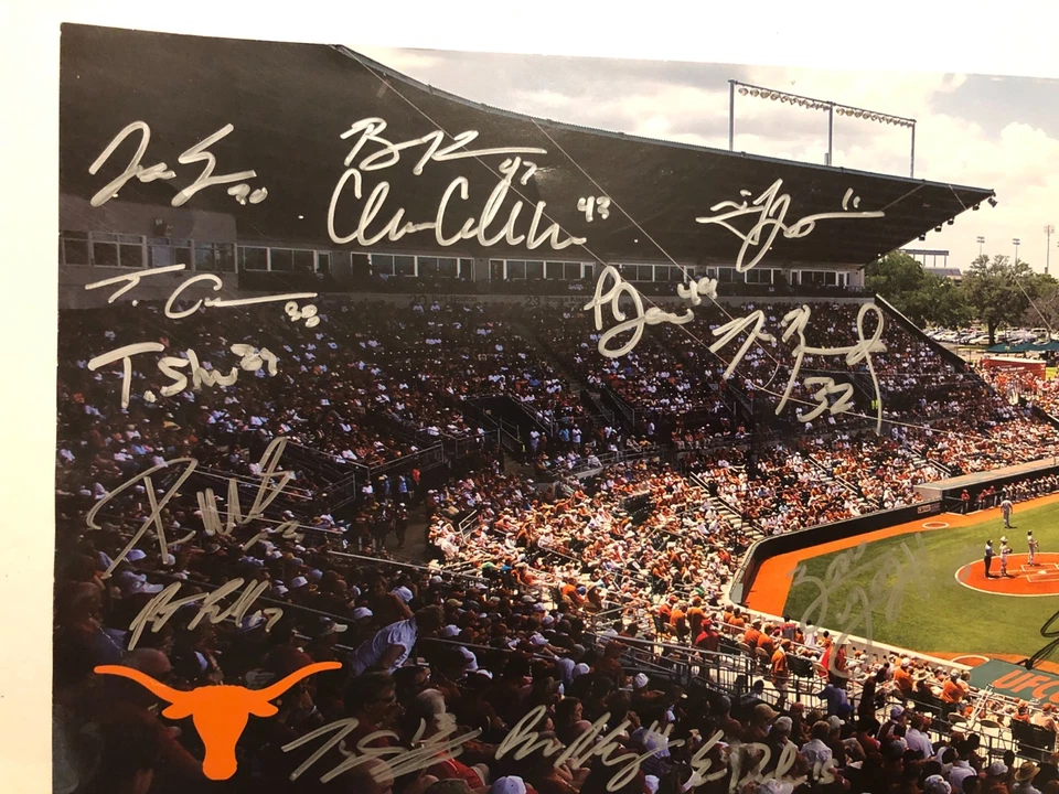 Póster firmado por la NCAA de béisbol Texas Longhorns Universidad Federal Credit Union Foto 2 de 4