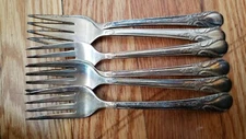 6 ANTIQUE VINTAGE COLLECTIBLE FORKS 6" WM ROGERS MFG CO SILVER PLATE