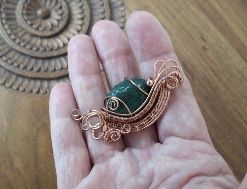 Green agate gemstone wire weave pure bare copper pendant - Picture 3 of 4