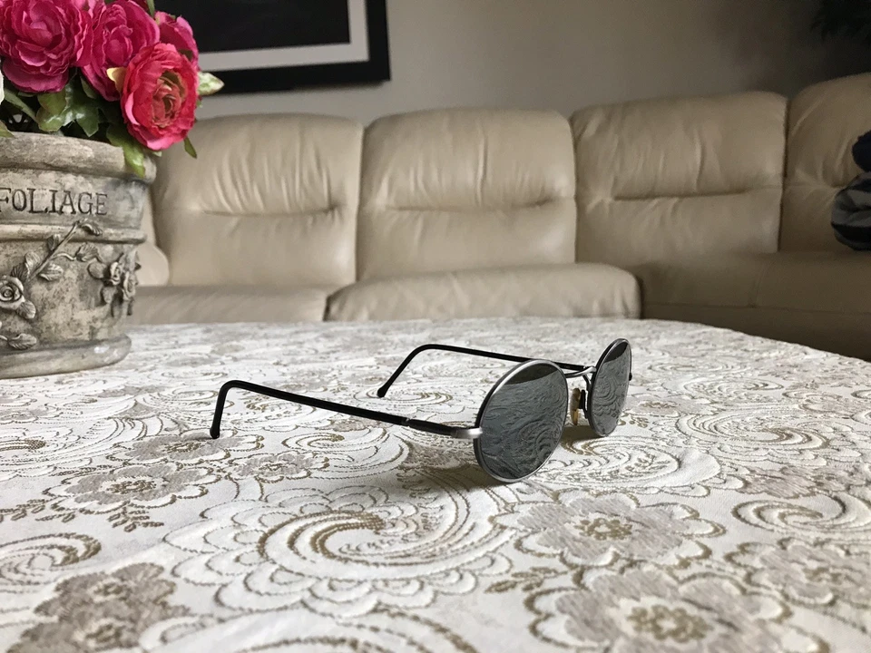 Authentic Vintage Giorgio Armani 650 915/36 with 100% UV Gray Lenses.. NOS - Image 3 of 4