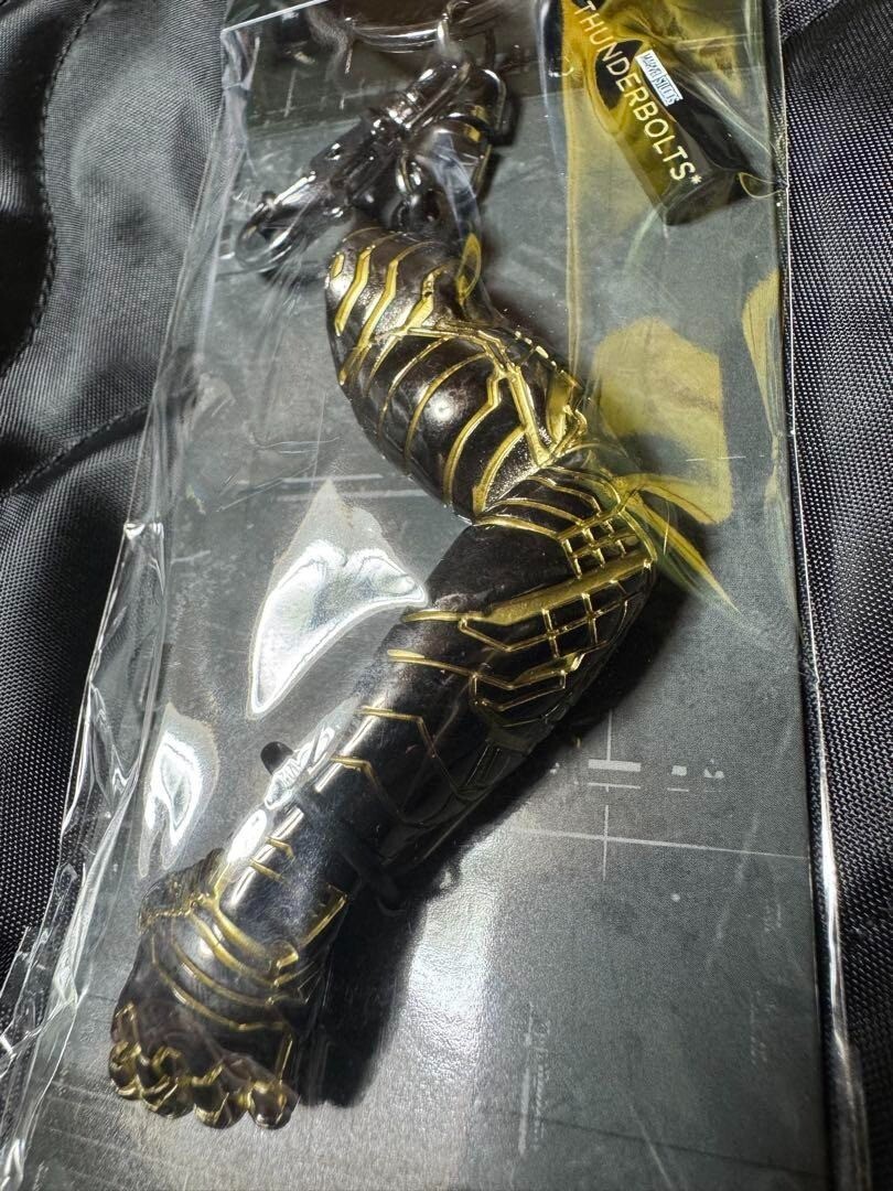 キーホルダー・アクリルキーホルダー Winter Soldier Bucky Arm Keychain marvel s-l400.jpg