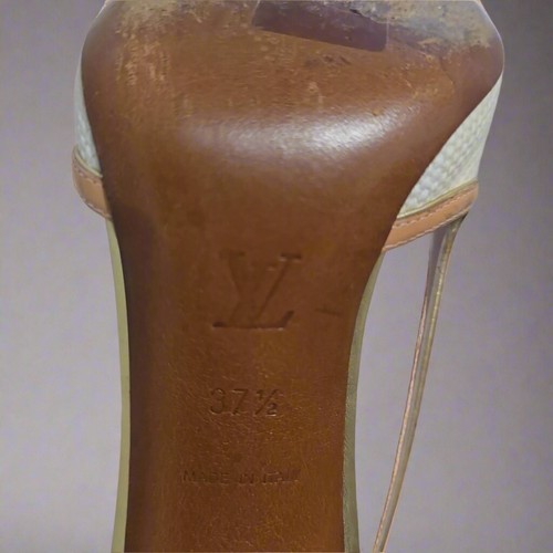 Louis Vuitton Chérie Patent Leather Heels – Size 37.5 EU - Picture 13 of 13