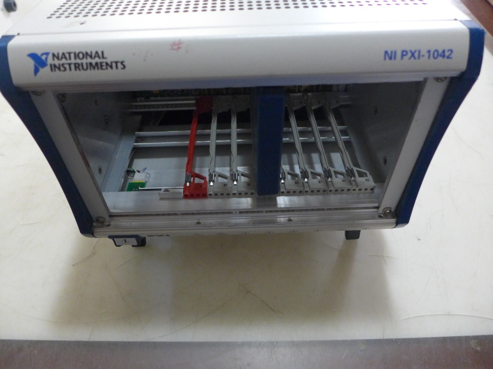 V199 NATIONAL INSTRUMENTS PXI-1042 8 SLOT CHASSIS PXI MAINFRAME FREE SHIPPING