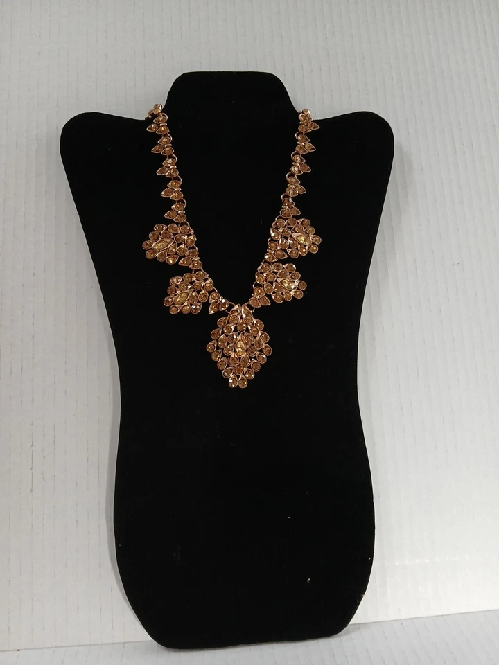 Oscar de la Renta Teardrop Framed Crystal Statement Necklace Missing Name Tag - Image 2 of 4