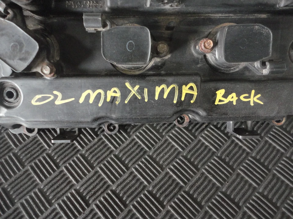 Nissan Máxima 2002 3,5 L V6 Vin D cuarto dígito motor A/T cubierta de válvula trasera Foto 2 de 4