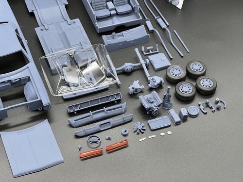 1/25 1969 Dodge Polara Resin Model Kit with Engine, Windows & Tires - Premium - Picture 6 of 10