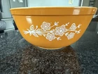 Vintage Pyrex Butterfly Gold Mixing Bowl #403 Yellow -White Flowers 2 1/2 QT