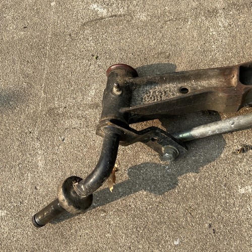 Craftsman Front Axle & Spindles Cast Iron DYT4000 184706 - Picture 7 of 11
