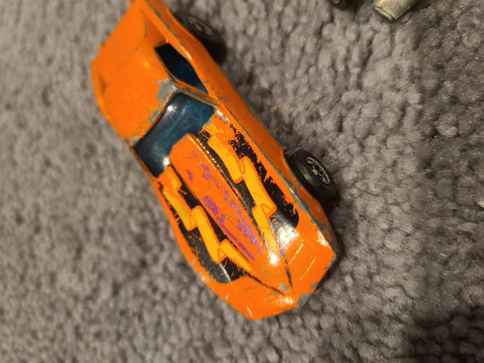 Hot Wheels Corvette Stingray - naranja 1975 Hong Kong y 1982 coche de carreras Malasia Foto 2 de 4