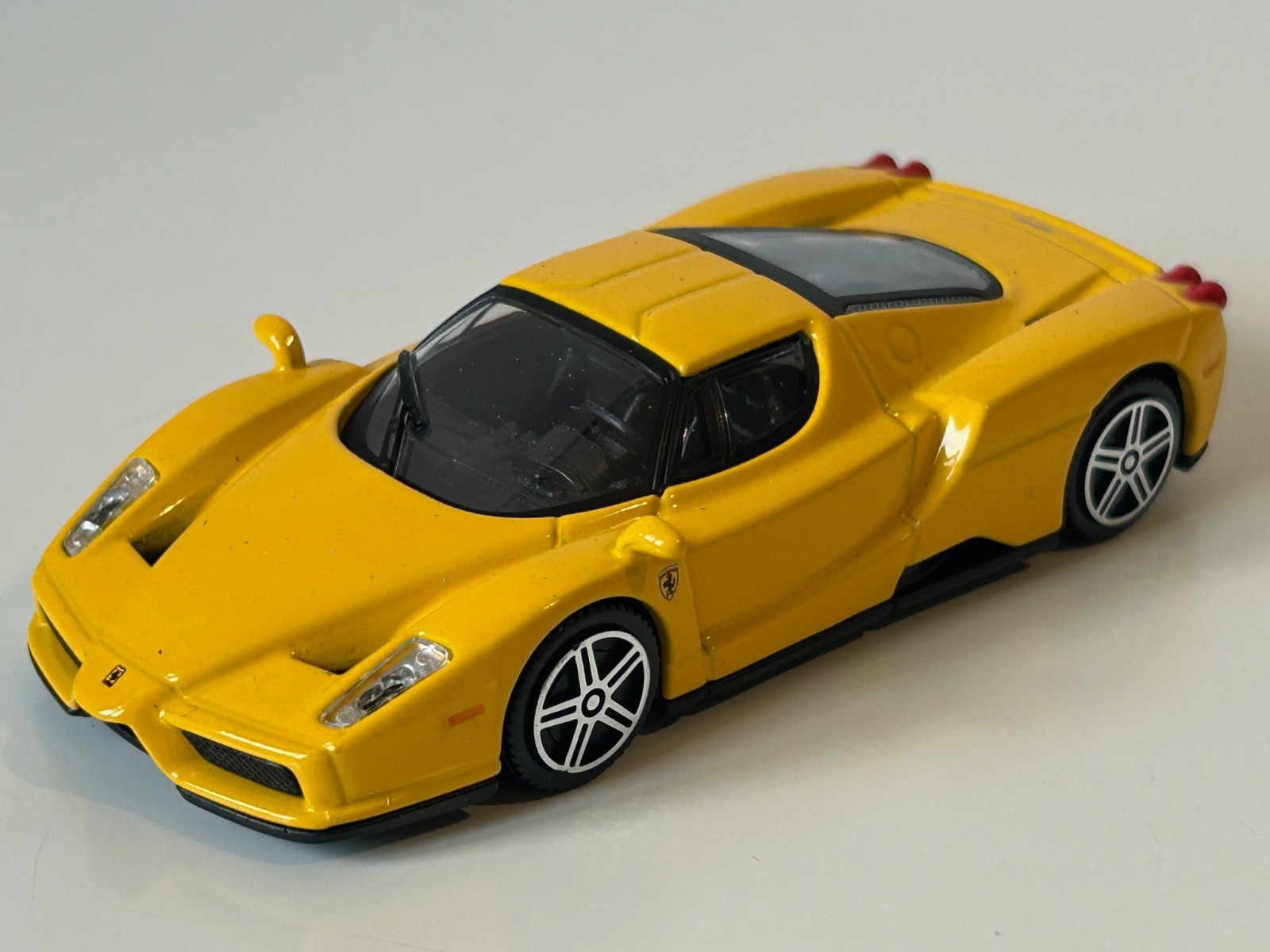 Enzo Ferrari Italian Rally Race Car Model Toy Yellow Diecast 1:43 Scale Bburago