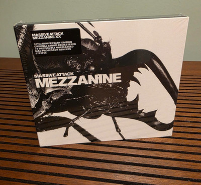 Massive Attack    Mezzanine 2 x CD + DUB Deluxe Edition Double Disc - SEALED NEW