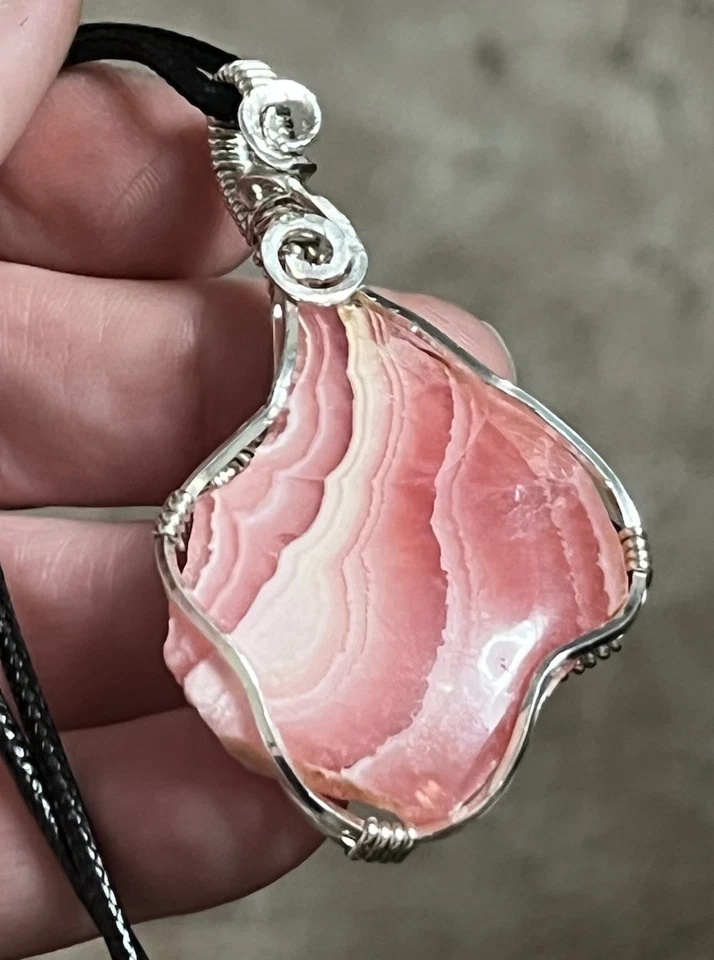 Rodocrosita Argentina ~ Colgante envuelto en alambre de plata de ley 925 12w Foto 2 de 4