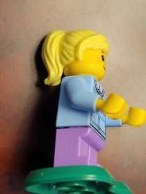 LEGO Minifigure Girl Fair Isle Sweater Yellow Ponytail Freckles lol111 5004934