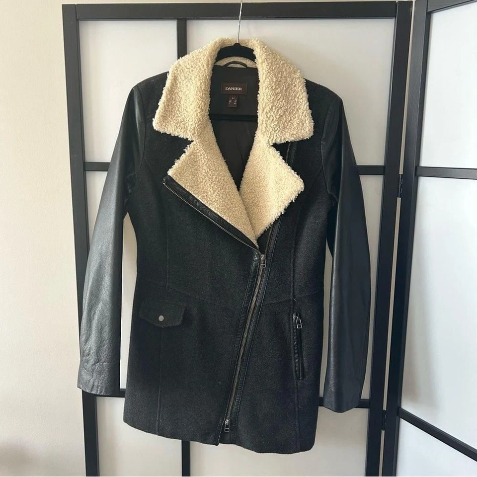 [S] Danier Women’s Dark Grey Wool & Black Leather Moto Coat with Sherpa Collar - Image 2 of 4