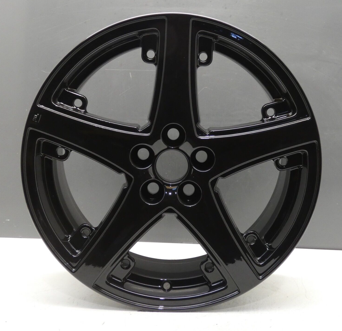 TOYOTA PRIUS MK4 GLOSS BLACK 17