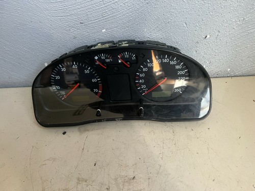 VW Passat 3B Limousine 1,6 74kW 1998 Tacho Kombiinstrument 3B1919880