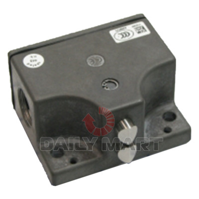 1PC EUCHNER SN02D12-502-MC1688 Limit Switch In Box Free Shipping NEW