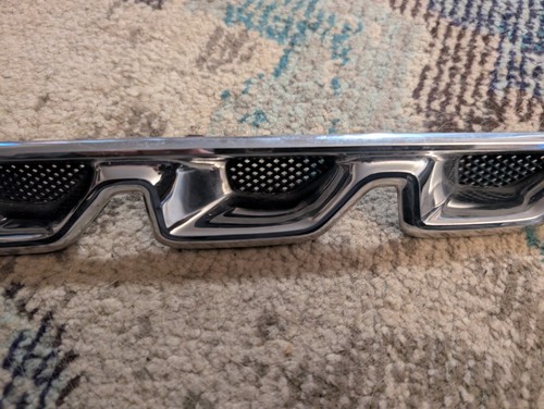 2006 - 2011 BUICK LUCERNE FENDER VENT TRIM 3 PORT HOLE RIGHT PASSENGER SIDE - Picture 3 of 9