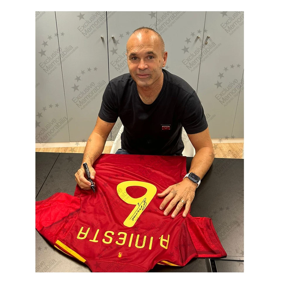 Von Andres Iniesta signiertes Spanien-Trikot - Bild 2 von 4
